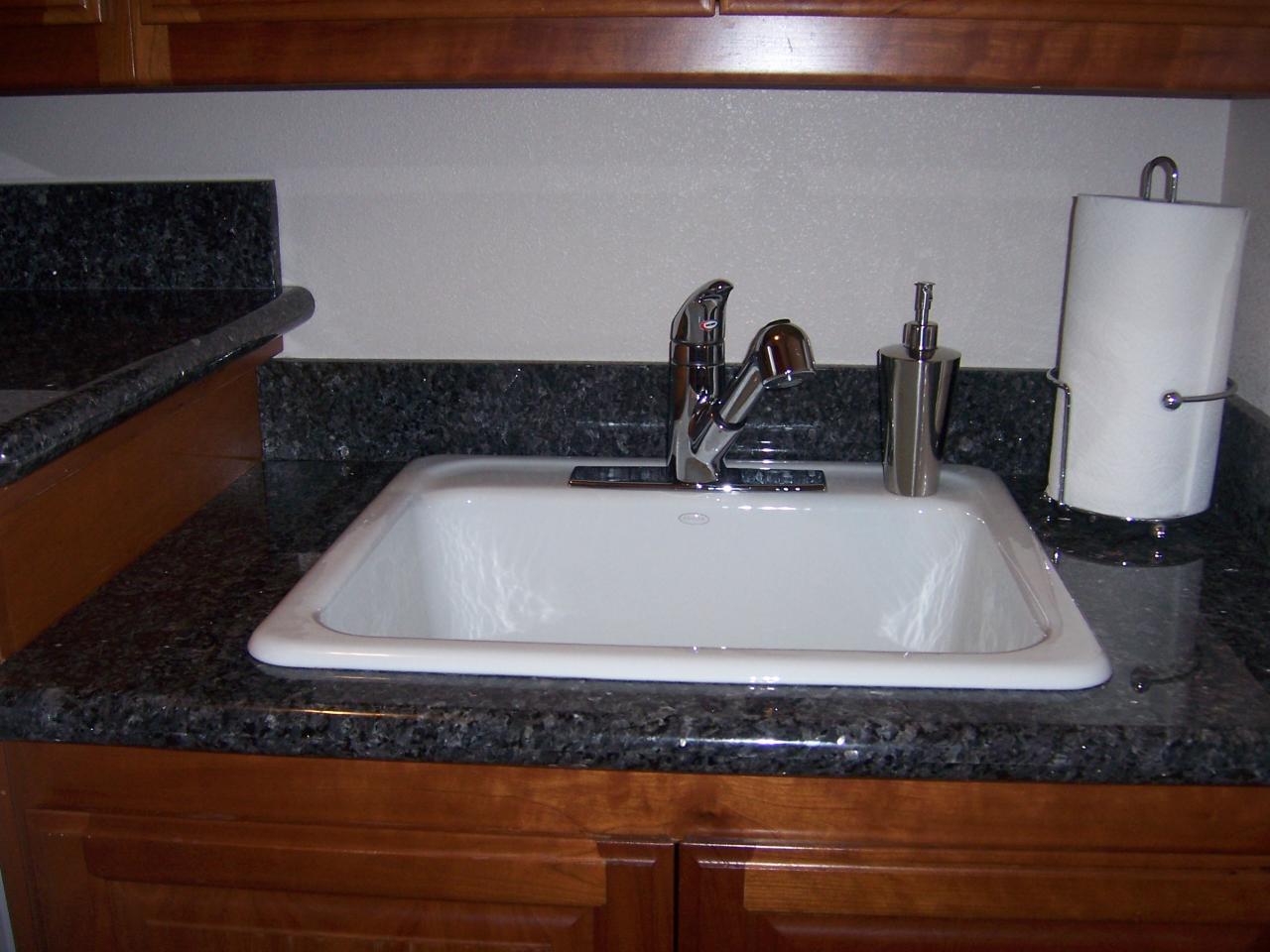 16400 Lower Springs Road Redding, CA 96001 - Photo 16 of 34 Sink in Laundry Room
