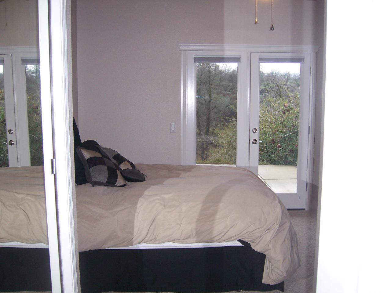 16400 Lower Springs Road Redding, CA 96001 - Photo 19 of 34 Bedroom 1