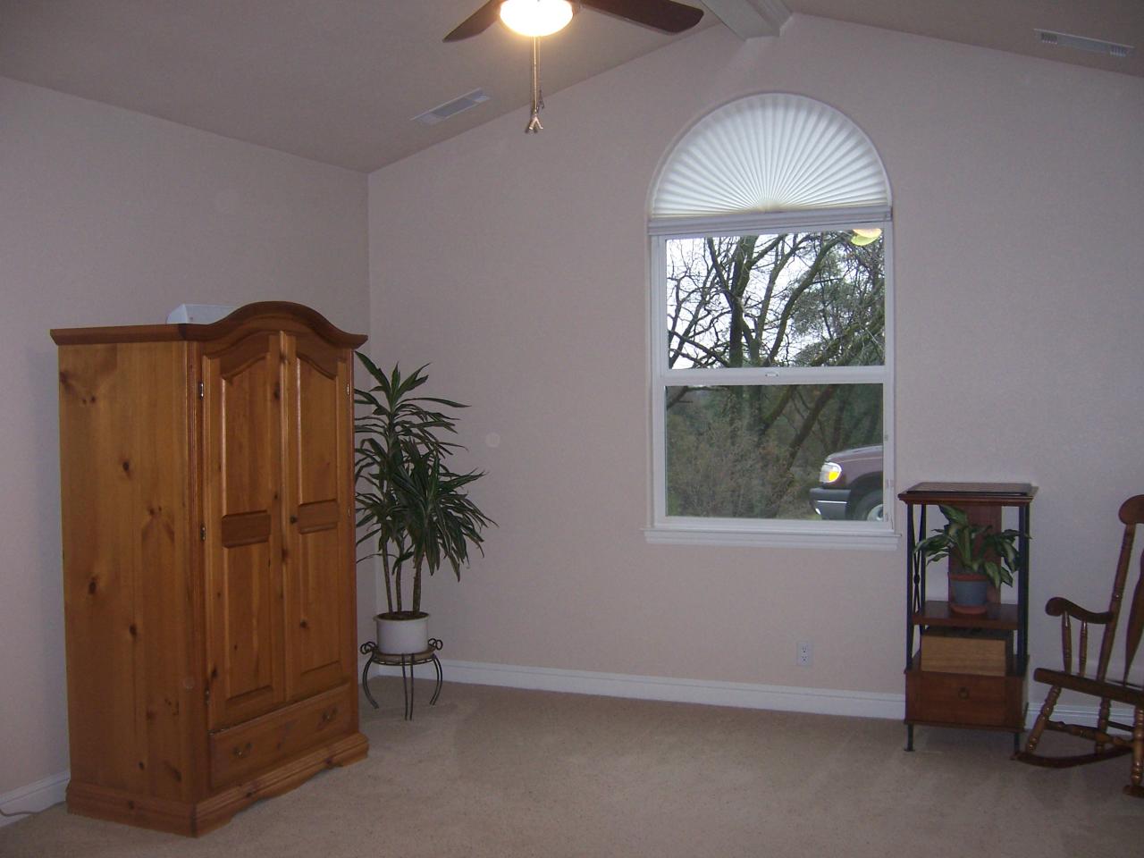 16400 Lower Springs Road Redding, CA 96001 - Photo 23 of 34 3rd Bedroom