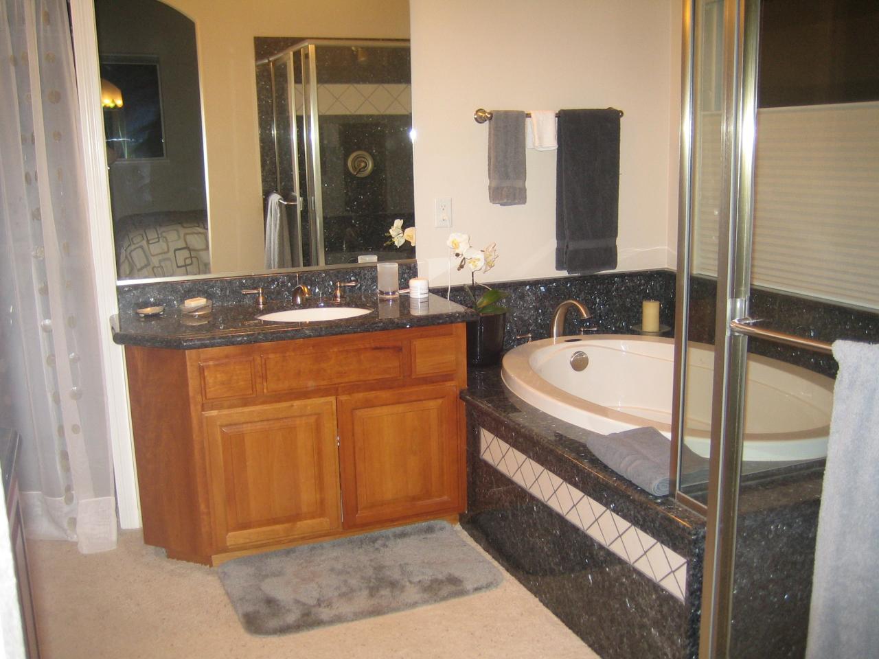 16400 Lower Springs Road Redding, CA 96001 - Photo 26 of 34 Master Bath