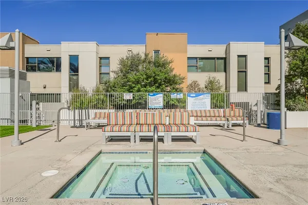 $1,950 | 353 East Bonneville Avenue, Unit 753, Las Vegas, NV 89101