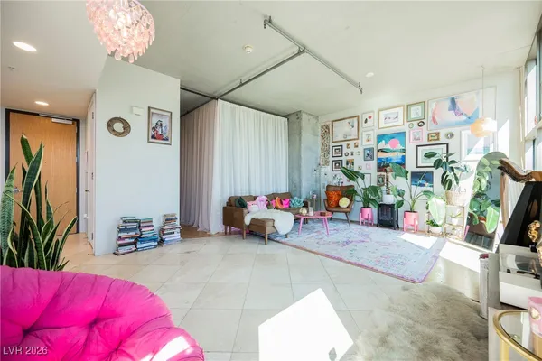 $1,950 | 353 East Bonneville Avenue, Unit 753, Las Vegas, NV 89101