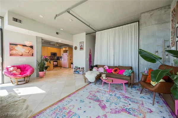 $1,950 | 353 East Bonneville Avenue, Unit 753, Las Vegas, NV 89101