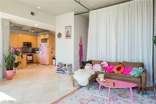 $1,950 | 353 East Bonneville Avenue, Unit 753, Las Vegas, NV 89101