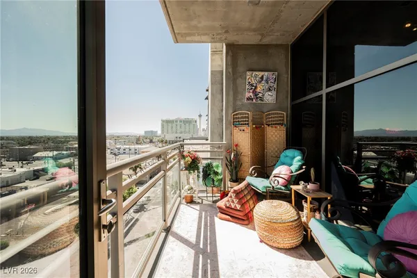 $1,950 | 353 East Bonneville Avenue, Unit 753, Las Vegas, NV 89101