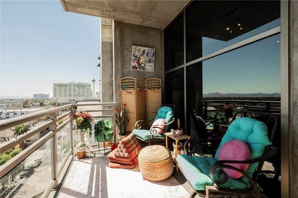 $1,950 | 353 East Bonneville Avenue, Unit 753, Las Vegas, NV 89101