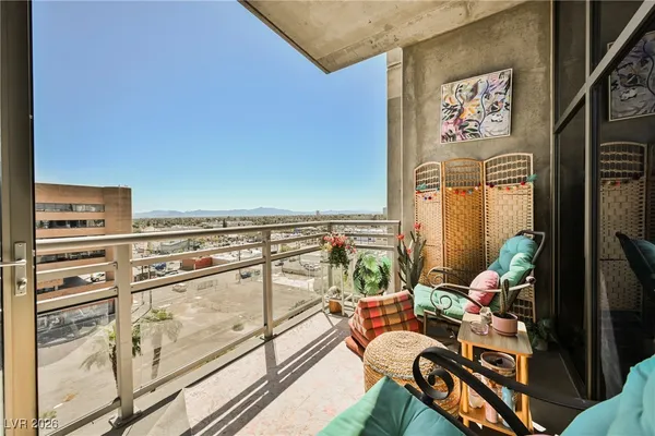 $1,950 | 353 East Bonneville Avenue, Unit 753, Las Vegas, NV 89101