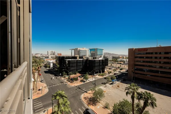 $1,950 | 353 East Bonneville Avenue, Unit 753, Las Vegas, NV 89101