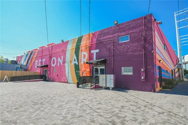 $1,950 | 353 East Bonneville Avenue, Unit 753, Las Vegas, NV 89101