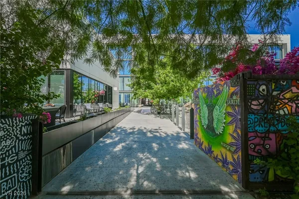 $1,950 | 353 East Bonneville Avenue, Unit 753, Las Vegas, NV 89101