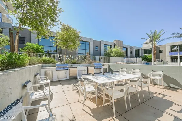 $1,950 | 353 East Bonneville Avenue, Unit 753, Las Vegas, NV 89101