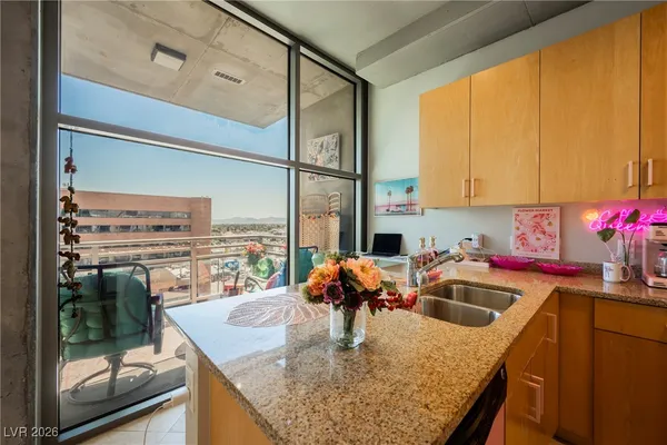 $1,950 | 353 East Bonneville Avenue, Unit 753, Las Vegas, NV 89101