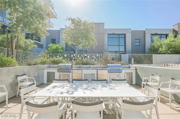 $1,950 | 353 East Bonneville Avenue, Unit 753, Las Vegas, NV 89101