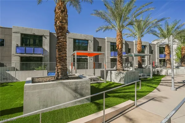 $1,950 | 353 East Bonneville Avenue, Unit 753, Las Vegas, NV 89101