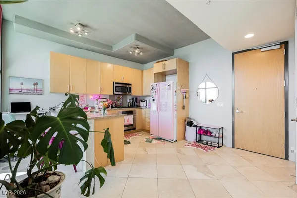 $1,950 | 353 East Bonneville Avenue, Unit 753, Las Vegas, NV 89101