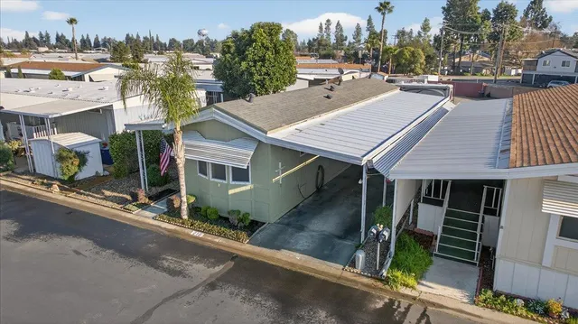 an outdoor view of the house
