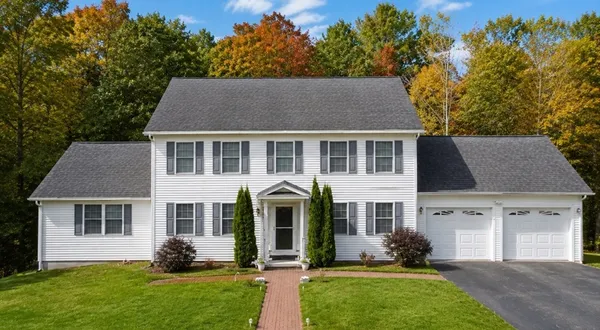 $995,000 | 5 Poe Circle, Tyngsborough, MA 01879