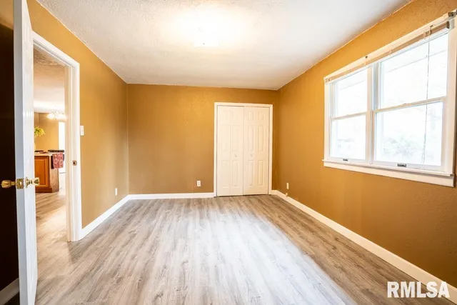 $230,000 | 1401 South Thomas Street, Carterville, IL 62918