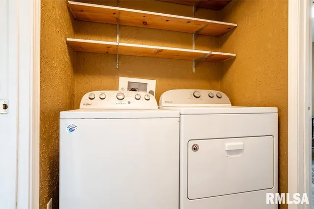 $230,000 | 1401 South Thomas Street, Carterville, IL 62918