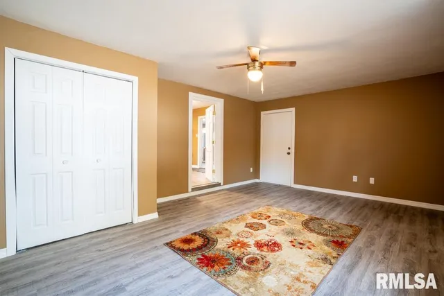 $230,000 | 1401 South Thomas Street, Carterville, IL 62918