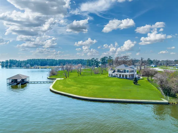 $1,295,000 | 7433 Highway 155, Flint, TX 75762