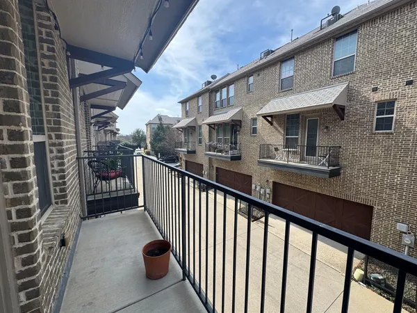 $3,225 | 6435 Las Colinas Boulevard, Irving, TX 75039