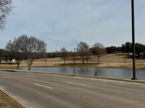 $3,225 | 6435 Las Colinas Boulevard, Irving, TX 75039