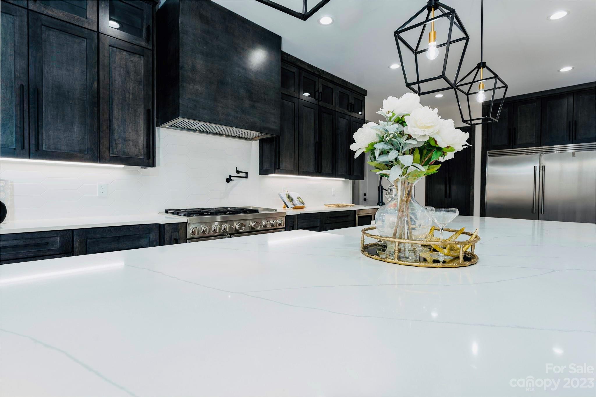 8527 Fieldstone Drive Terrell, NC 28682 - Photo 19 of 48 a vase of flowers sitting on a table