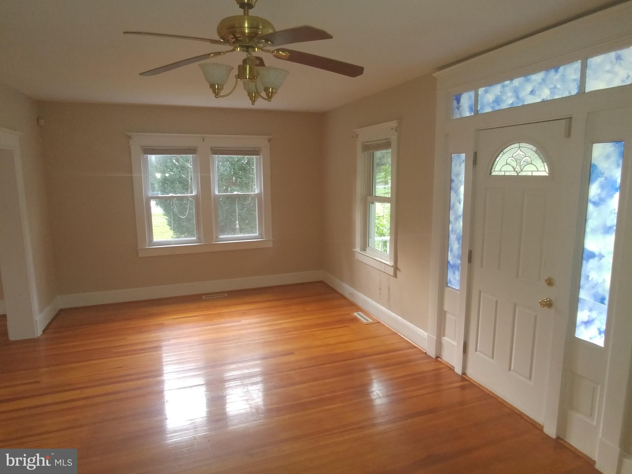 2105 Trimble Road Edgewood, MD 21040 - Photo 8 of 23 Living Room