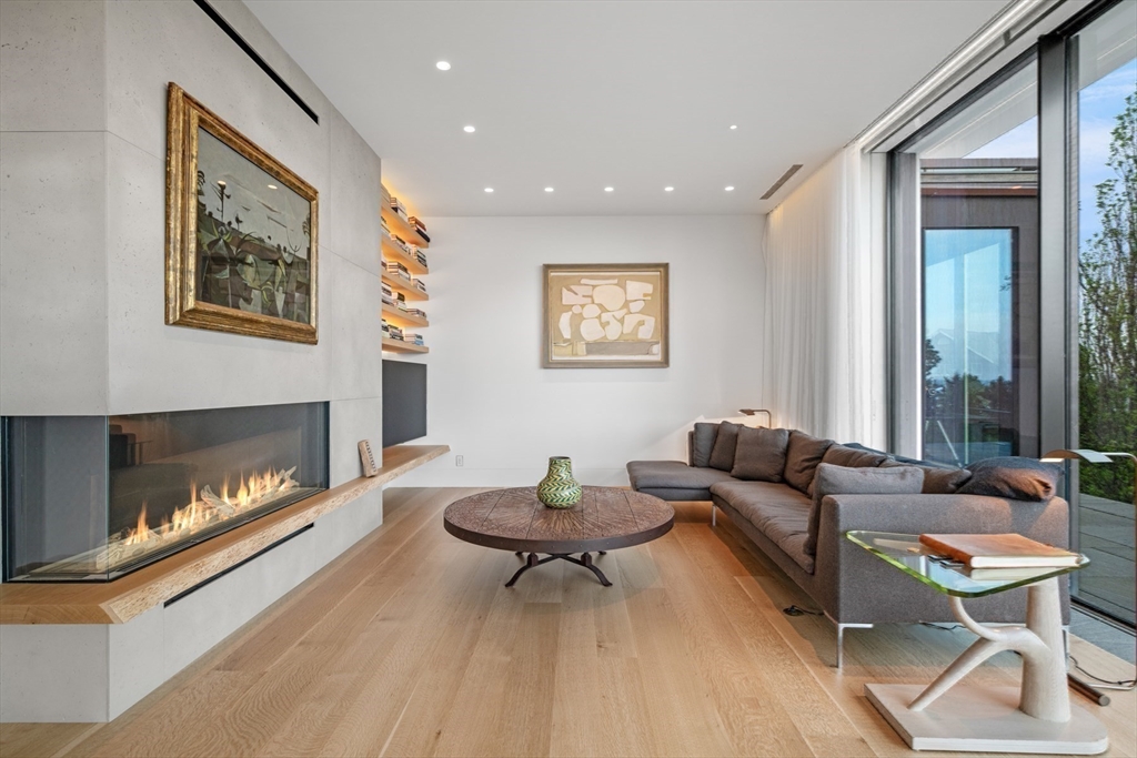 20 Crowninshield Road Marblehead, MA 01945 - Photo 13 of 42