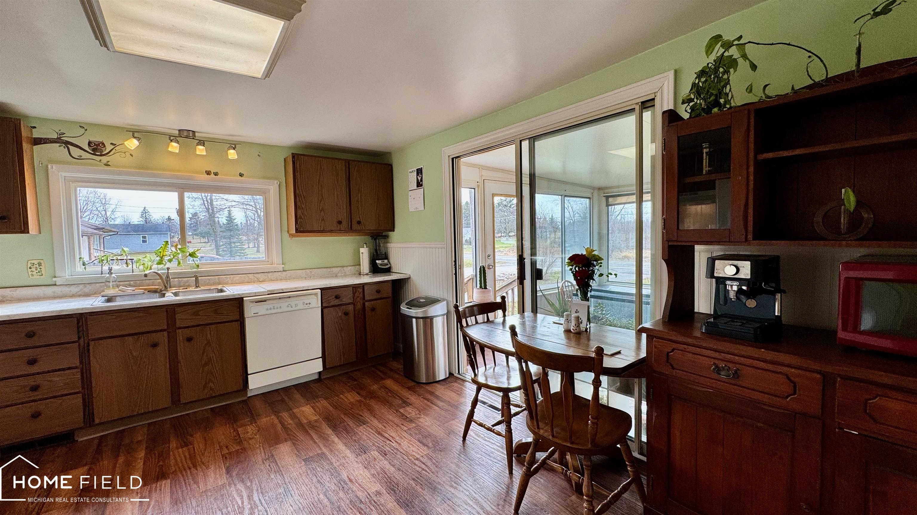 1395 Aiken Road Owosso, MI 48867 - Photo 7 of 34