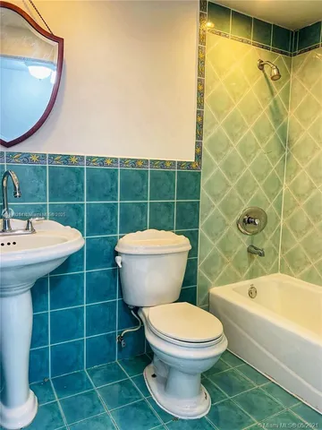 $290,000 | 1325 West 68th Street, Unit 514, Hialeah, FL 33014