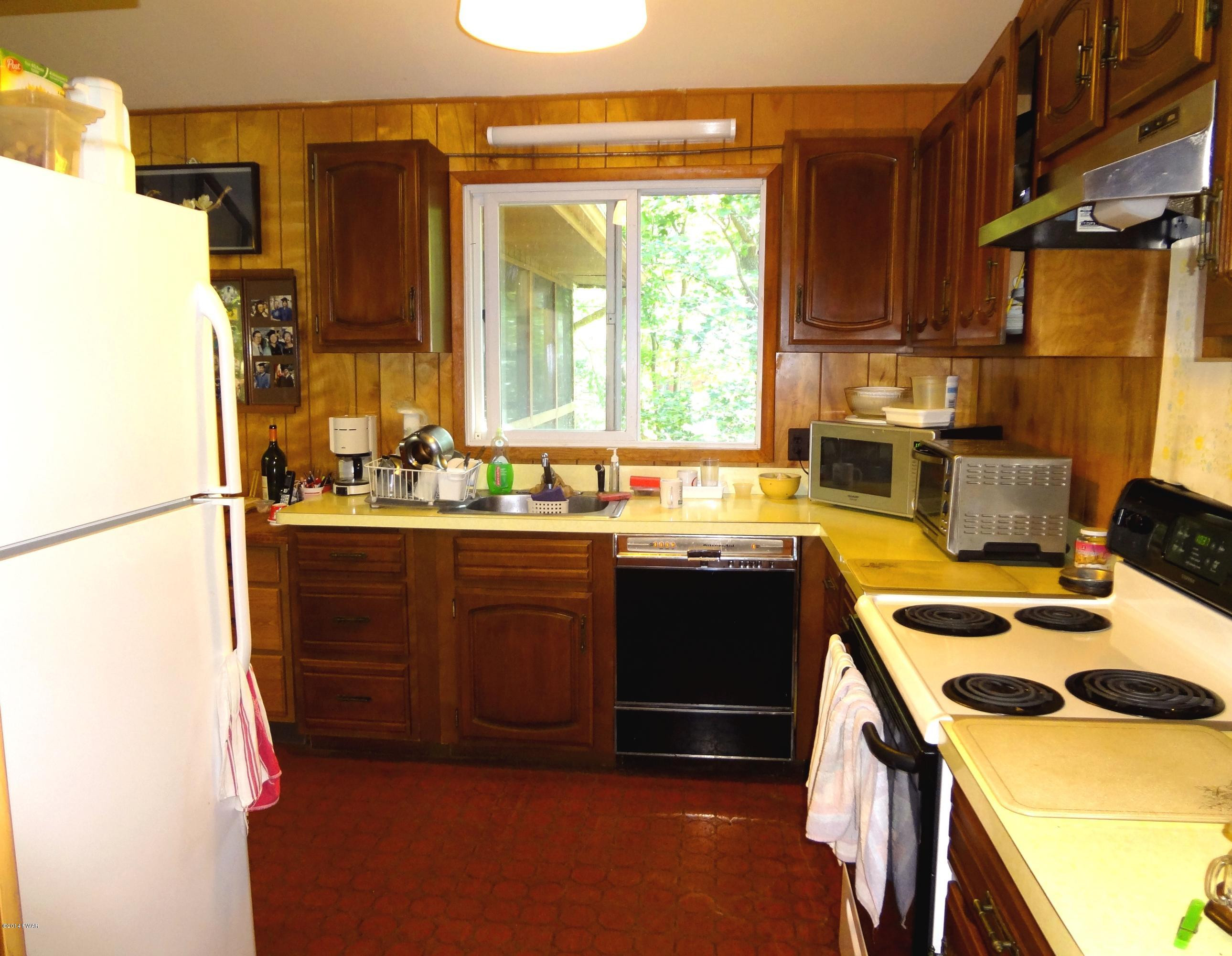 103 Rimrock Lane Hawley, PA 18428 - Photo 4 of 17