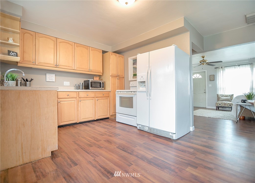 324 Douglas Street Longview, WA 98632 - Photo 7 of 19 Gallery Image 7