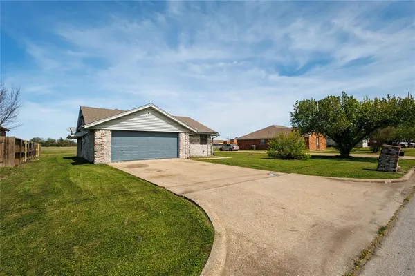 $250,000 | 420 Roosevelt Avenue, Terrell, TX 75160