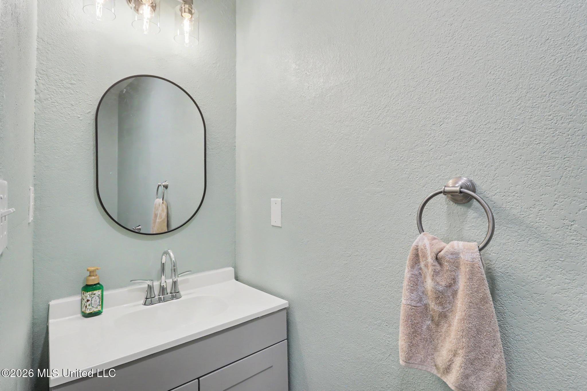 166 Violet Street Biloxi, MS 39531 - Photo 8 of 27 IMG_7737