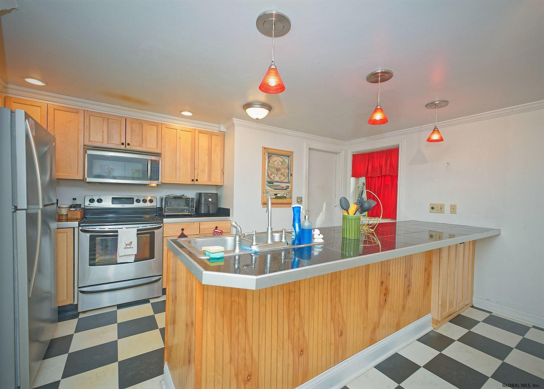 38 Thimbleberry Road Malta, NY 12020 - Photo 5 of 14 Photo 5
