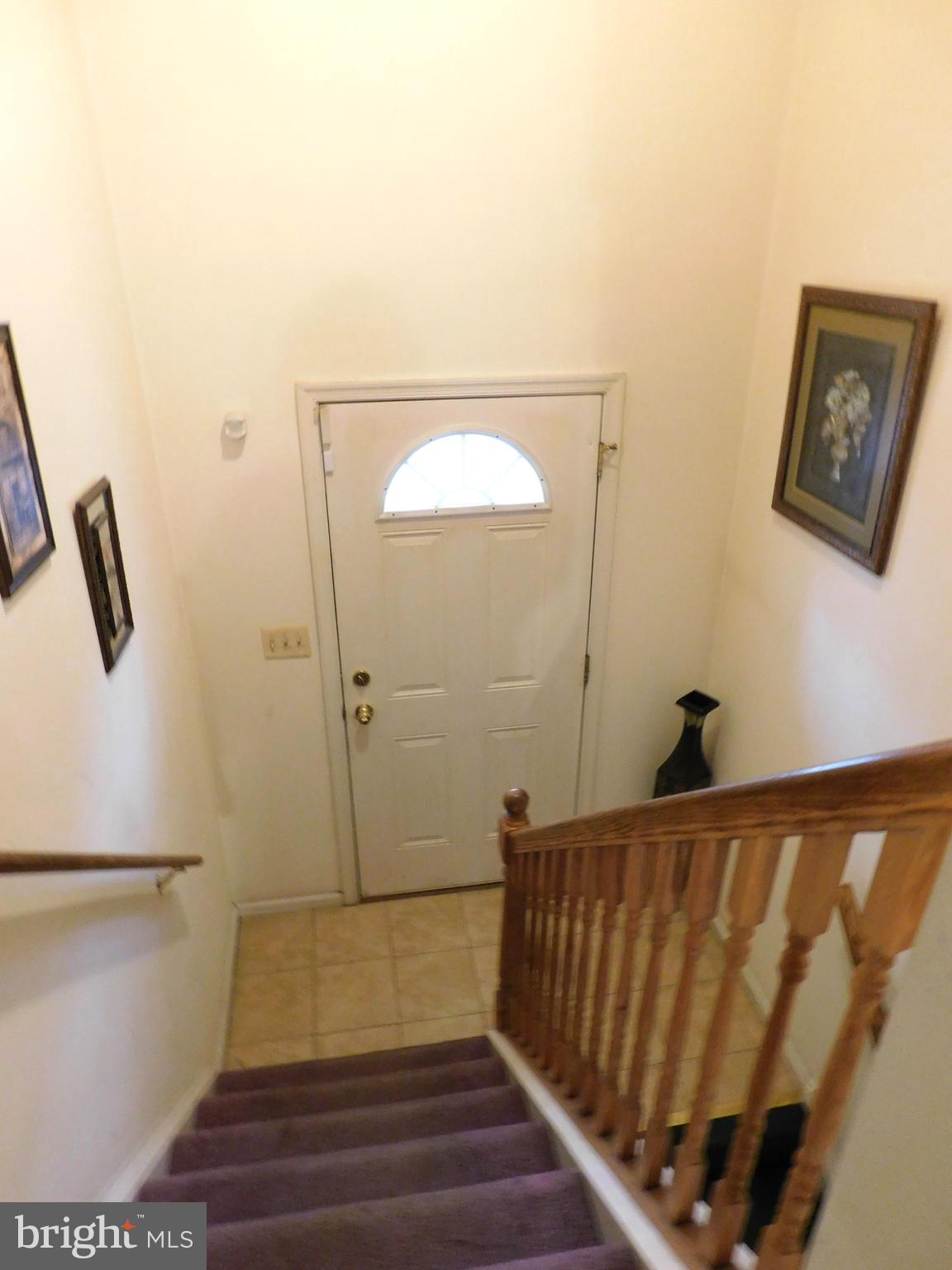 8012 Bradshaw Road Kingsville, MD 21087 - Photo 5 of 20 Entrance Foyer