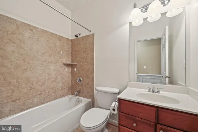 $815,000 | 1019 East Kensington Circle, Fredericksburg, VA 22401