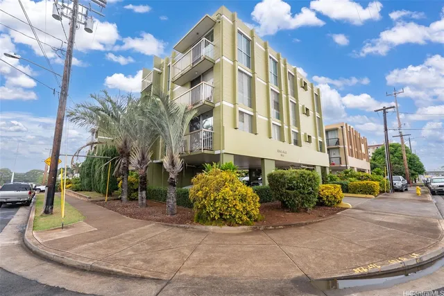a view of a multi story residential apartment building