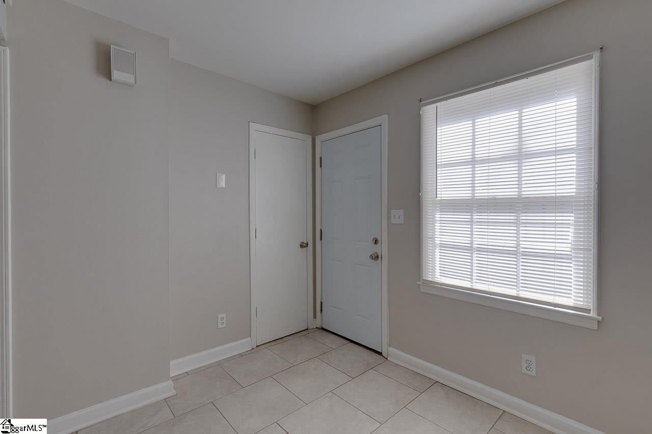 1438 Dover Road, Unit E Spartanburg, SC 29301 - Photo 12 of 23 Gallery Image 12