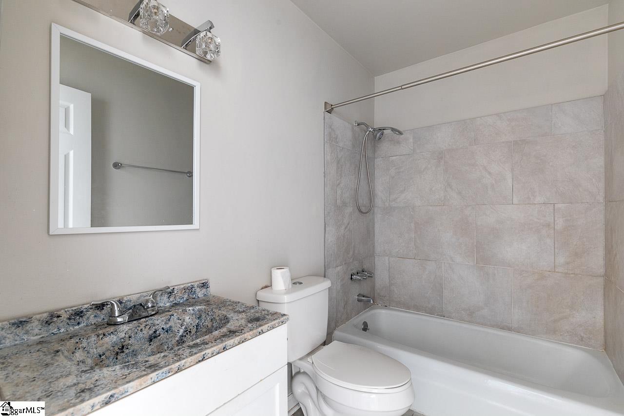1438 Dover Road, Unit E Spartanburg, SC 29301 - Photo 18 of 23 Gallery Image 18