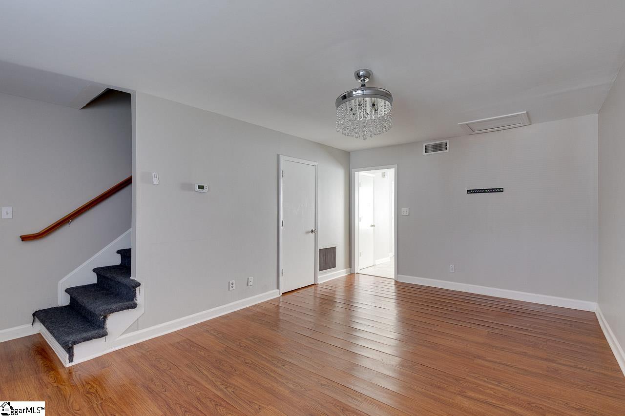 1438 Dover Road, Unit E Spartanburg, SC 29301 - Photo 5 of 23 Gallery Image 5
