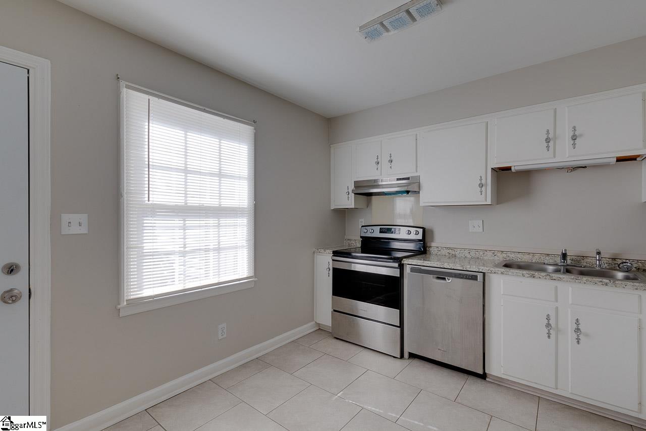 1438 Dover Road, Unit E Spartanburg, SC 29301 - Photo 8 of 23 Gallery Image 8