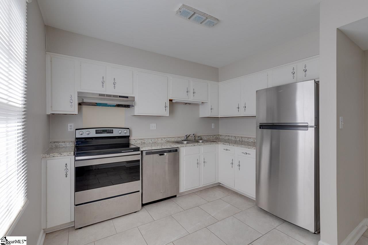 1438 Dover Road, Unit E Spartanburg, SC 29301 - Photo 10 of 23 Gallery Image 10
