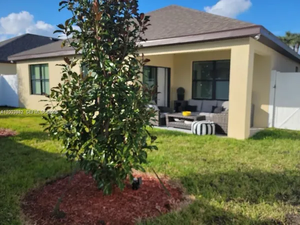 $2,700 | 5517 Amusement Avenue, Fort Pierce, FL 34947