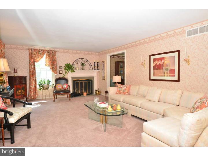 853 Goshen Road Newtown Square, PA 19073 - Photo 7 of 25 Living Room