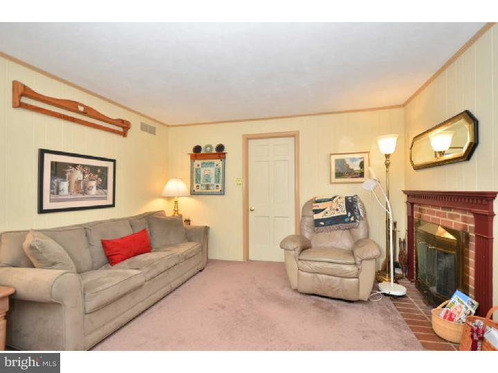 853 Goshen Road Newtown Square, PA 19073 - Photo 9 of 25 Family Room