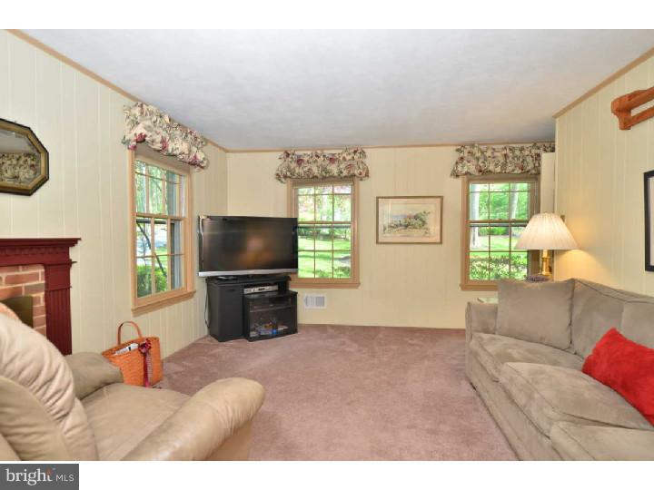 853 Goshen Road Newtown Square, PA 19073 - Photo 10 of 25 Family Room