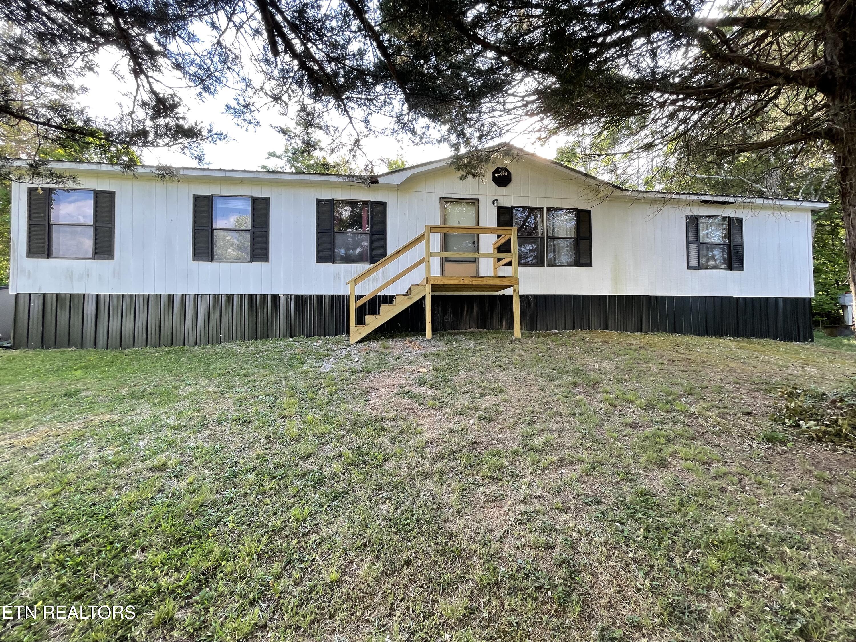 110 3rd Street Corryton, TN 37721 - Photo 2 of 26 IMG_5945